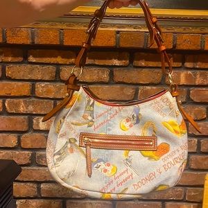 Dooney and Bourke Purse 👜